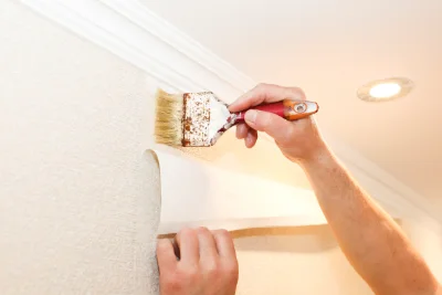Pose de papier peint à Coulanges-sur-Yonne — revêtements muraux et toiles de verre